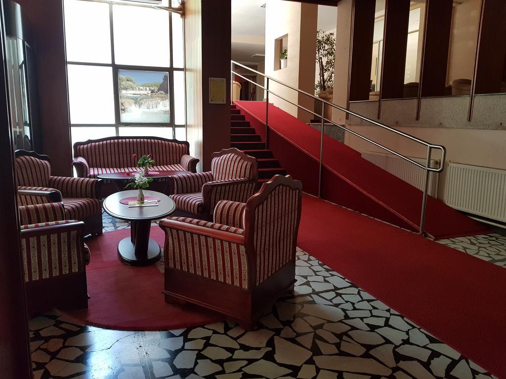 Park Hotel Bihać Eksteriør billede